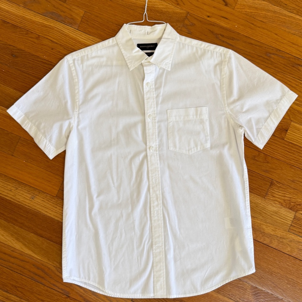Banana Republic White Short-Sleeve Button-Down Shirt size M